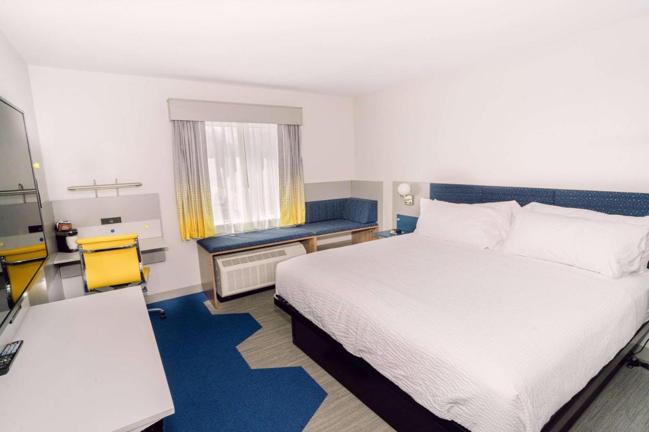 Microtel Inn & Suites By Wyndham Macedon المظهر الخارجي الصورة