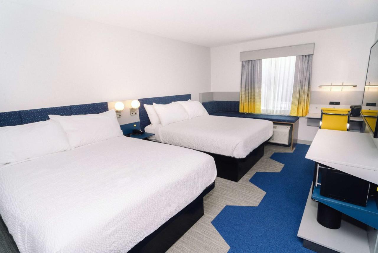 Microtel Inn & Suites By Wyndham Macedon المظهر الخارجي الصورة