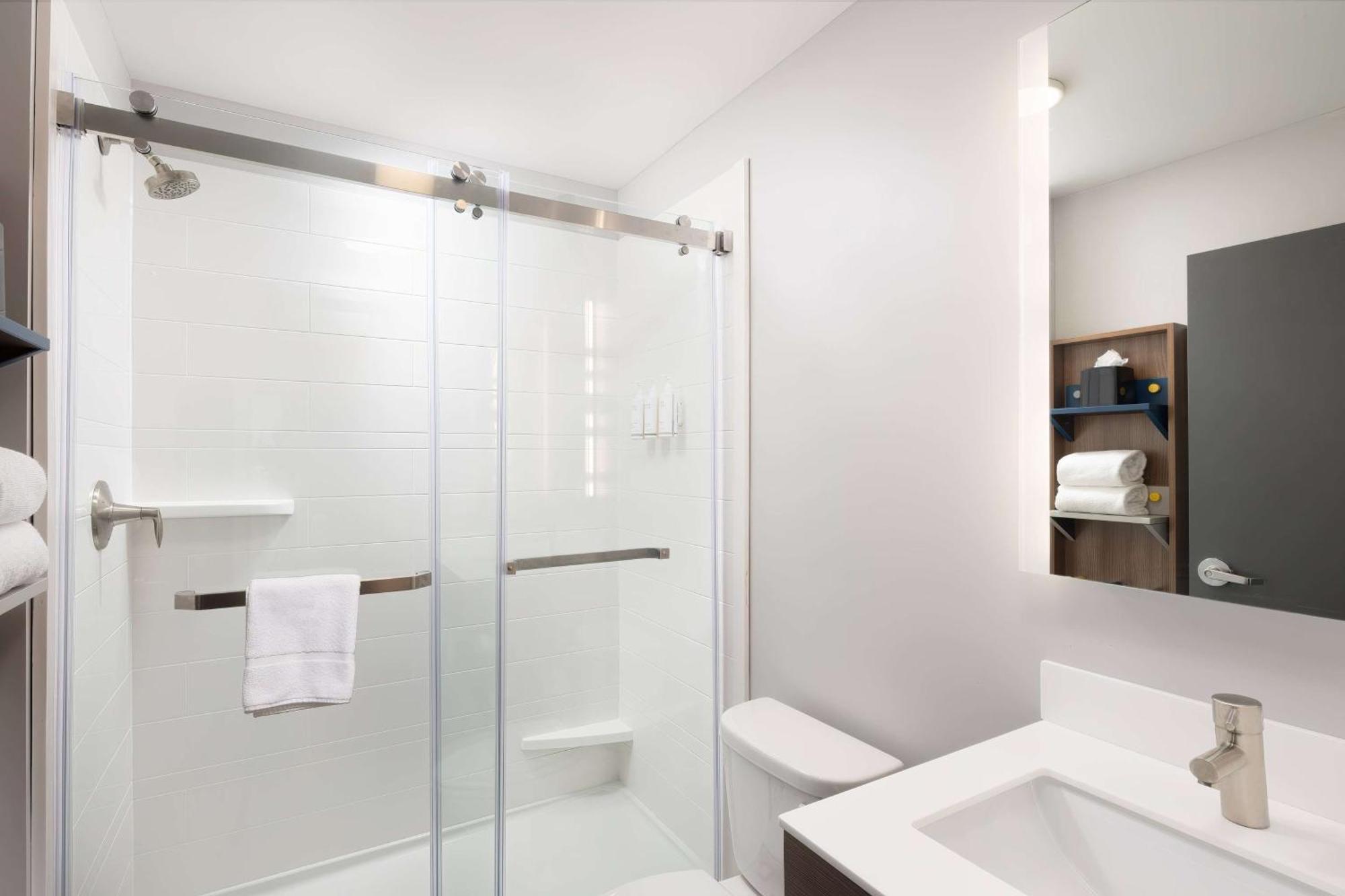 Microtel Inn & Suites By Wyndham Macedon المظهر الخارجي الصورة