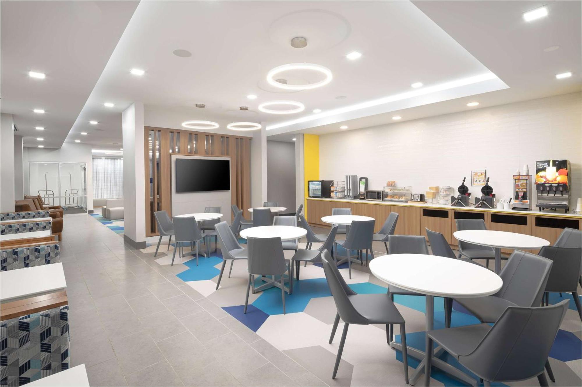 Microtel Inn & Suites By Wyndham Macedon المظهر الخارجي الصورة