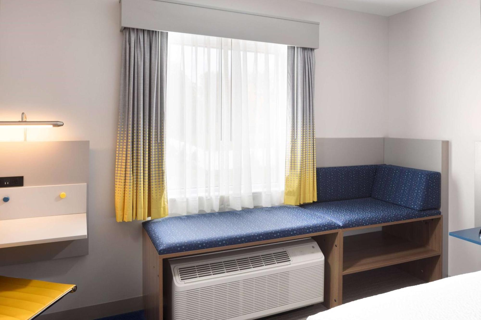 Microtel Inn & Suites By Wyndham Macedon المظهر الخارجي الصورة