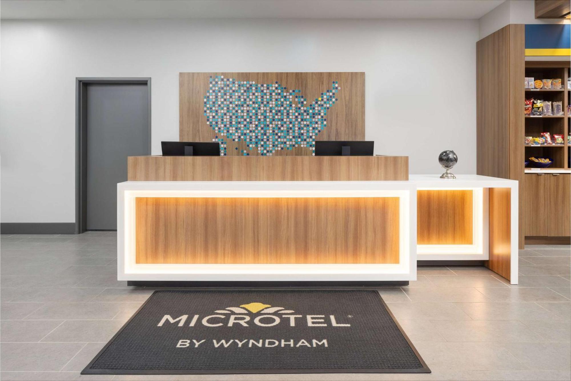 Microtel Inn & Suites By Wyndham Macedon المظهر الخارجي الصورة